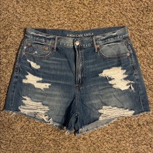 American Eagle distressed 90s boyfriend Jean shorts -size 10